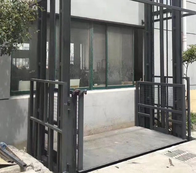 上饶导轨式施工升降机助力民生工程提速增效